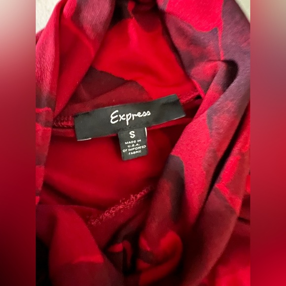 🌹 Express Blooming Roses Top - Picture 6 of 6